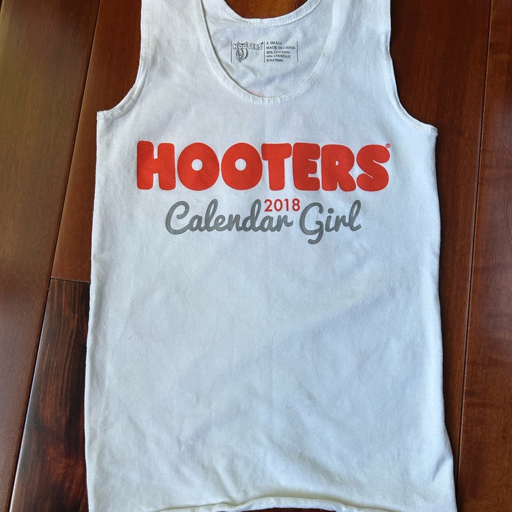 Hooters Kids Tank Top with Red and Gray Print